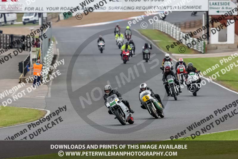 Vintage motorcycle club;eventdigitalimages;mallory park;mallory park trackday photographs;no limits trackdays;peter wileman photography;trackday digital images;trackday photos;vmcc festival 1000 bikes photographs